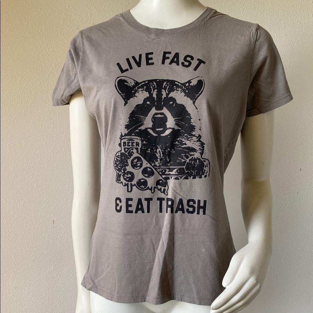 Gray Graphic Tee with Raccoon Print